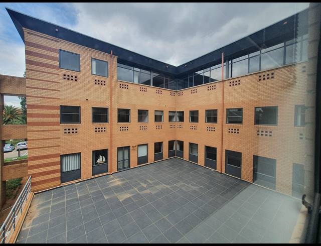 797M² OFFICE TO LET IN BEDFORDVIEW